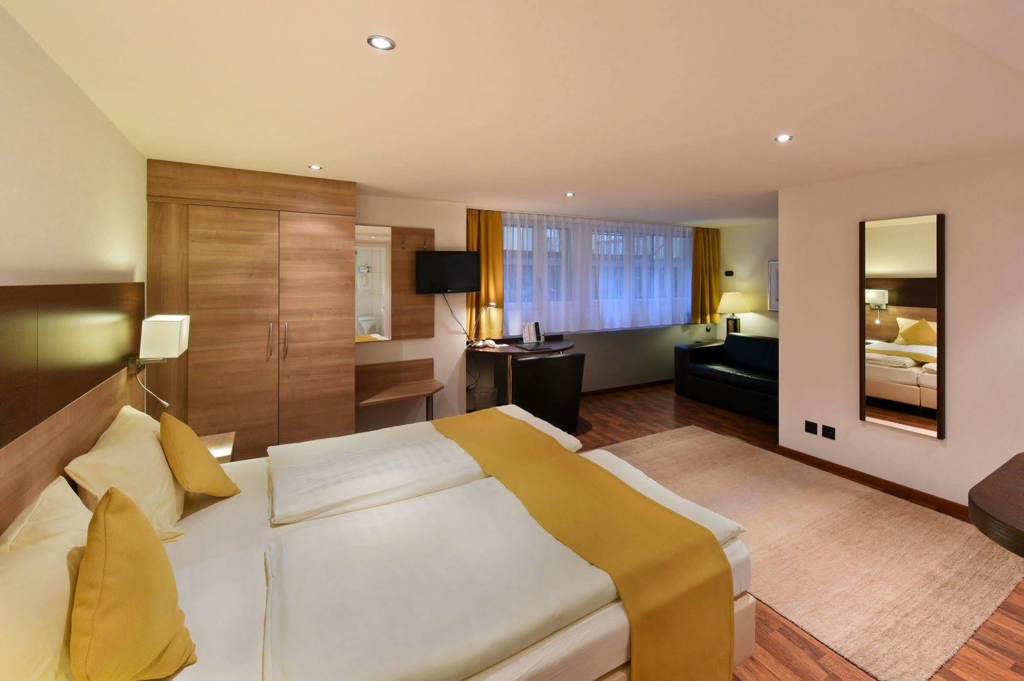 Hotel Engel Цофінґен Екстер'єр фото